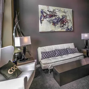 Penthouse Downtown, Top Floor 4 Beds, 2baths Apartment